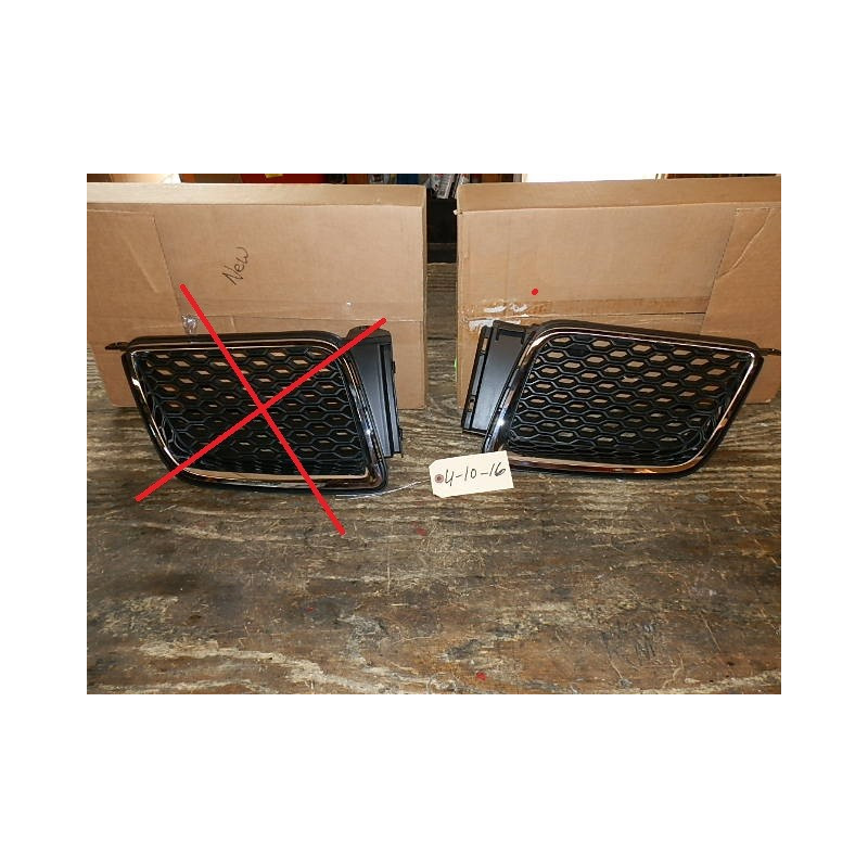 53110-01020 Pontiac Vibe Grille (Left, Chrome) 2009-2010