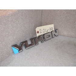 15707461 GMC Yukon Chrome Liftgate Emblem 2001-2003