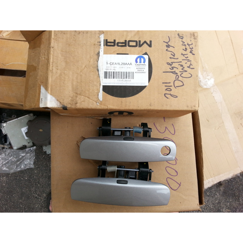 1MZ85LAUAM Dodge Challenger Door Handle 2011-2023 1MZ84DX8AF