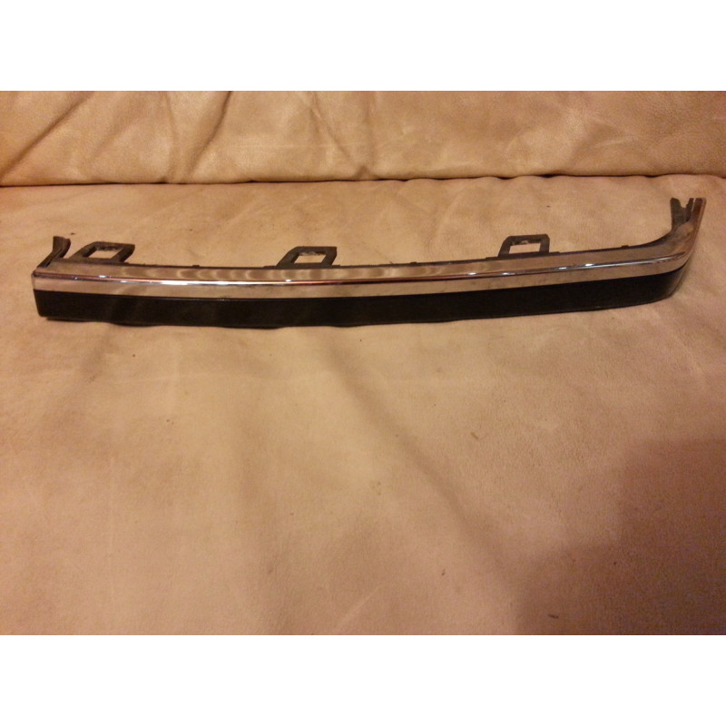 8662644 Volvo S80 Right Tail Lamp Chrome Molding 2004-2006