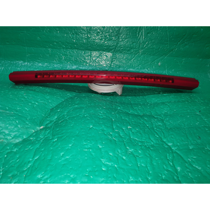 CADILLAC XT5 REAR BRAKE STOP LED HIGH MOUNT LAMP 2017-2022 GM 84101560
