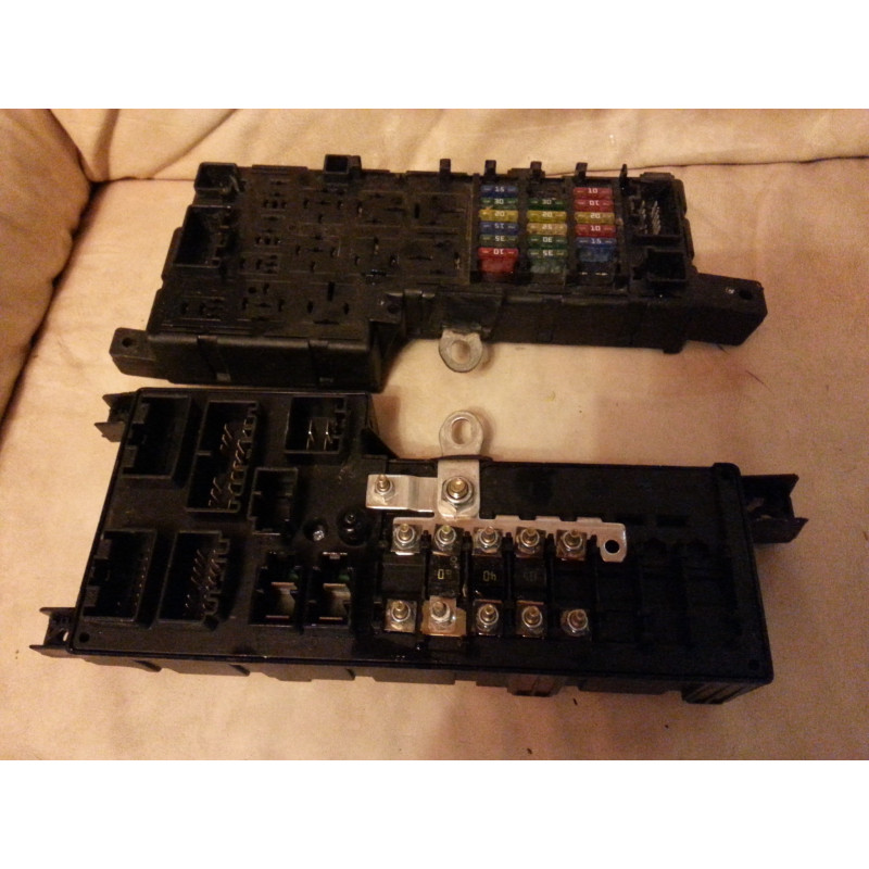 30728008 Volvo S60 Fuse Box