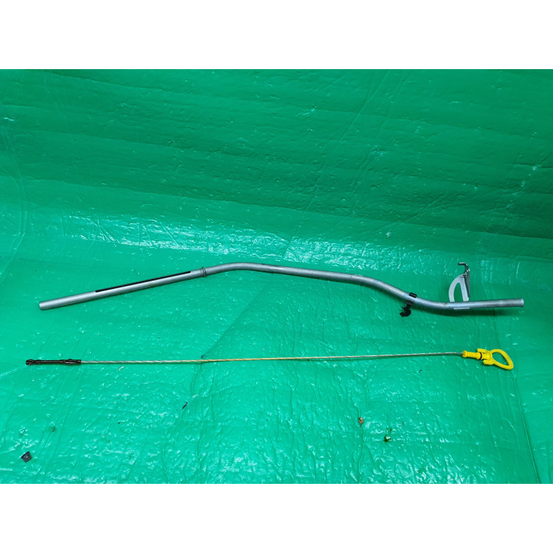 MERCEDES A B CLA GLA A176 W246 C117 X156 1.6L 2.0L ENGINE OIL DIPSTICK 2013-2020 A2704101