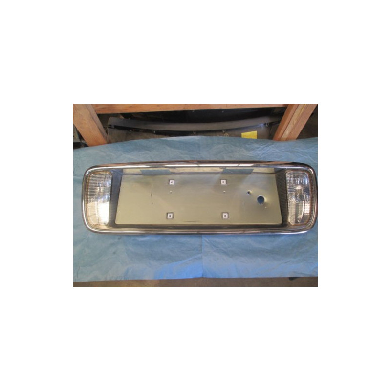 25722885 Cadillac DeVille Tail Rear License Plate Panel Chrome 2000-2005