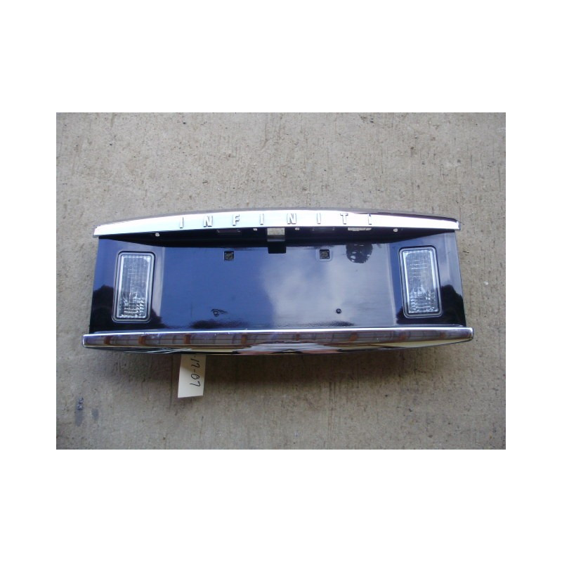 90819-7S610 Infiniti QX56 Chrome Hatch Rear License Plate Panel 2004-2010