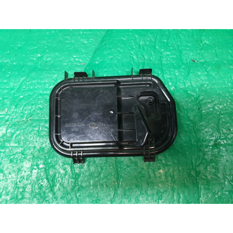 AUDI A6 C6 LEFT XENON HEADLIGHT COVER CAP 2004-2011 160163-00 160163-00L (1)