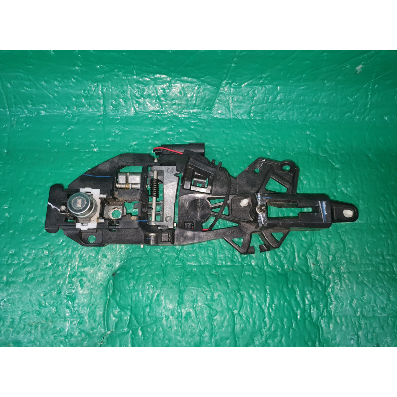 ATS XT4 XT5 CT6 XT5 EQUINOX MALIBU TRAVERSE BLAZER LEFT DOOR HANDLE BRACKET 2014-2023 GM 4608-1100 14116