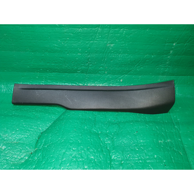CADILLAC XT5 RIGHT LOWER DOOR SCUFF PLATE SILL TRIM PANEL COVER 2017-2019 GM 84075020
