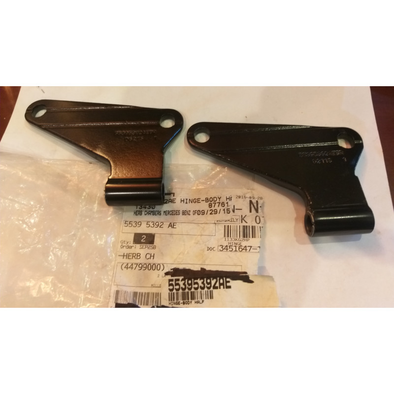 Jeep Wrangler JK FRONT Lower Right Door Hinge 2007-2018 55395392AE NEW