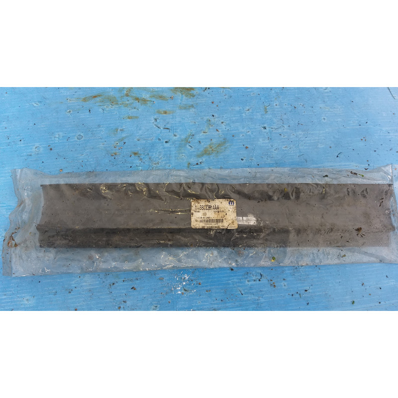 DODGE CHALLENGER CHRYSLER 300 Radiator Seal 2008-2010 68033814AA NEW