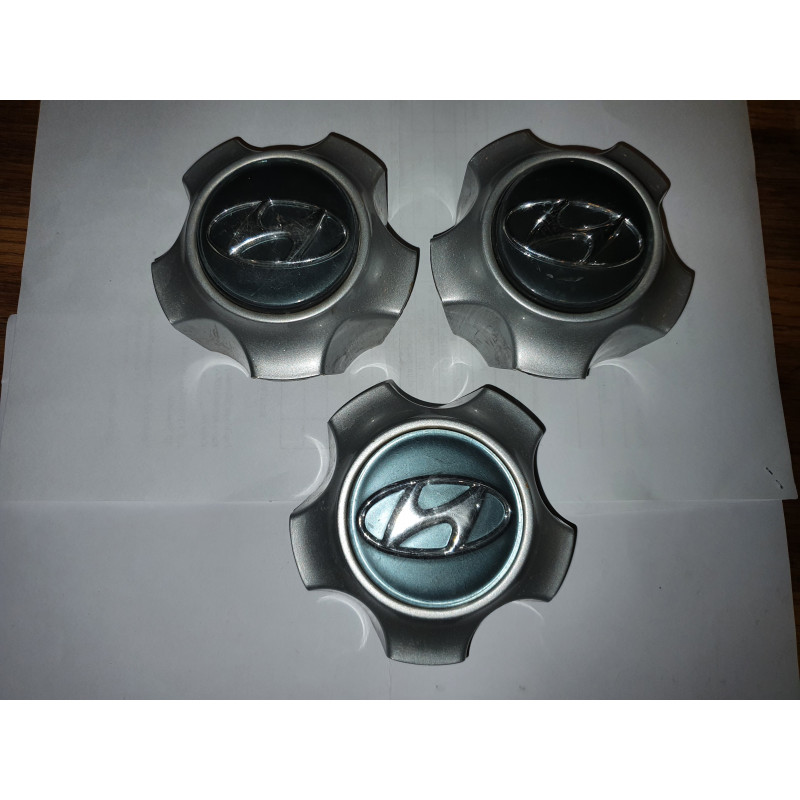 1x  HYUNDAI SANTA FE WHEEL CENTER CAP 2001-2006 52960-26200