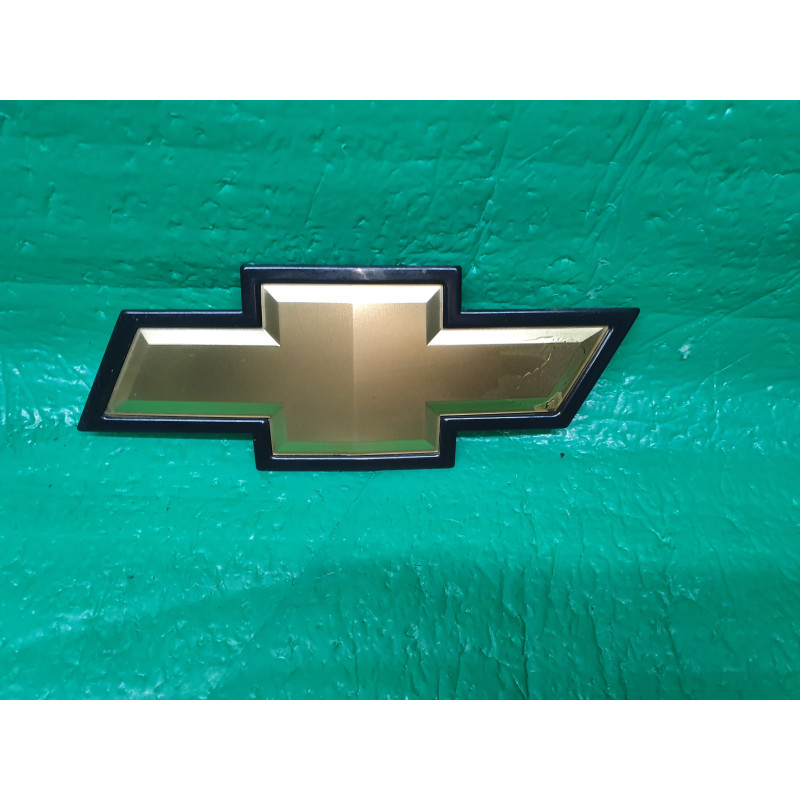 CHEVROLET SILVERADO 2500 3500 GRILLE LOGO EMBLEM 2011-2014 GM 25886735 22829420 22757018