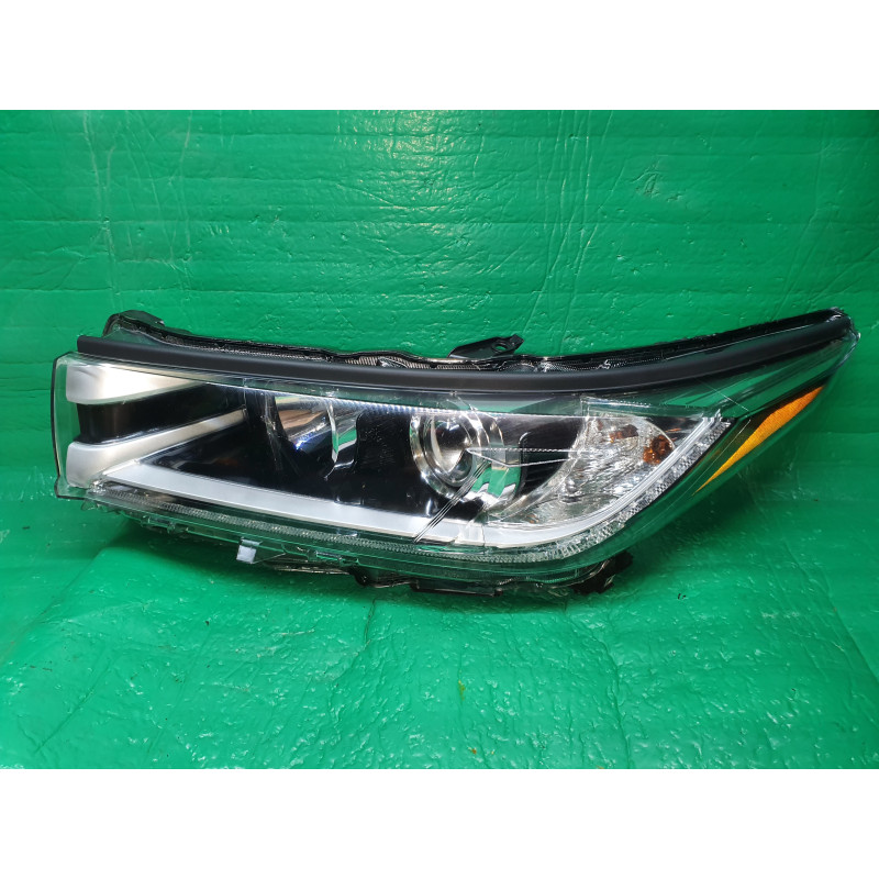 TOYOTA HIGHLANDER LEFT LED SILVER ACCENT HEADLIGHT 2017-2019 NEW