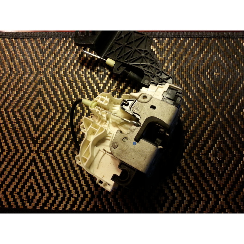 04589426AC Chrysler Sebring Door Lock Latch