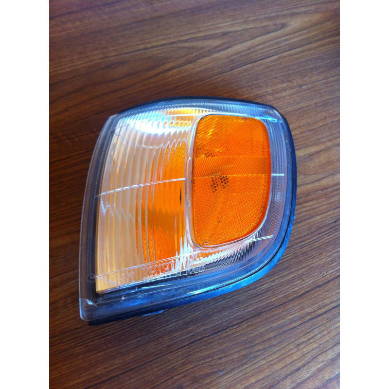 81620-35311 Toyota 4Runner Left Corner Light Lamp 1997-1998
