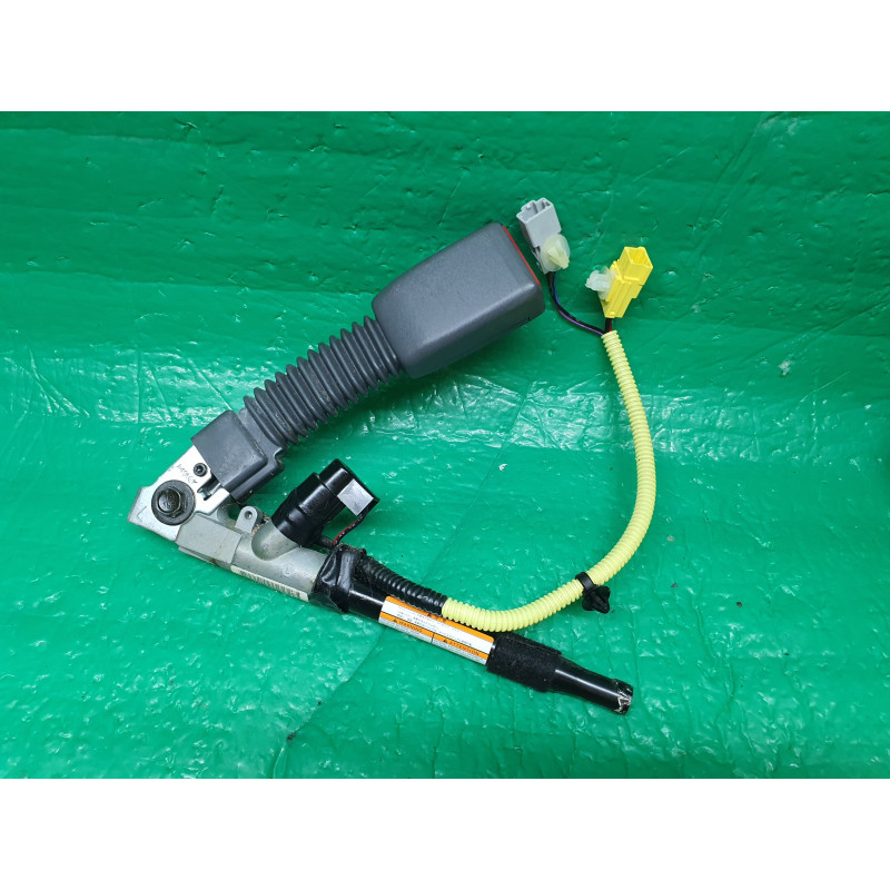 Ford Left Front Seat Belt Buckle Tensioner 2004 | Lincoln, Mercury