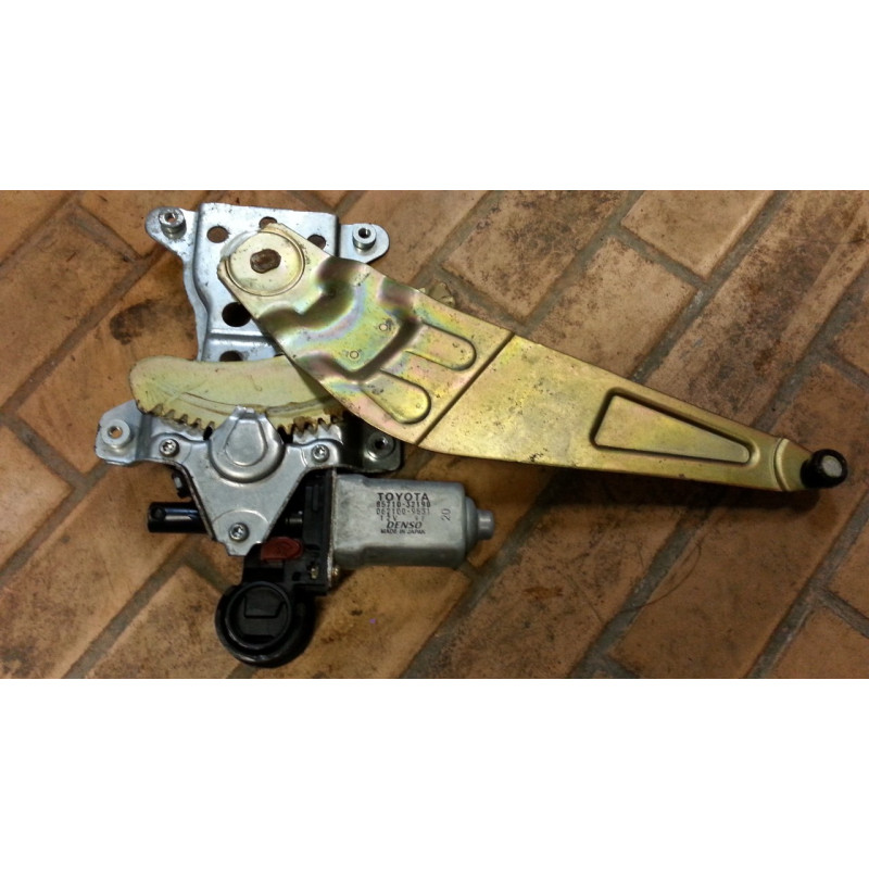 85710-32190 Scion xA Right Front Window Regulator Motor 2004-2006