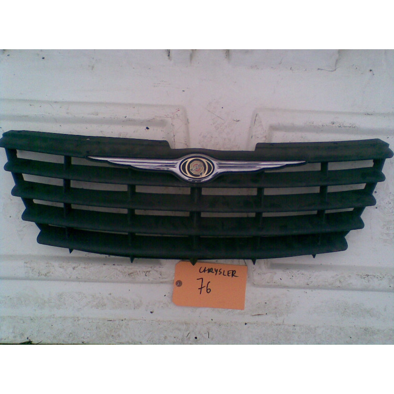 04857956AA Chrysler Town & Country Grill 2006-2007 04857803AA