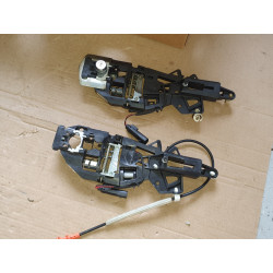 46082100 Chevrolet Camaro Right Door Handle Frame 2016-2022