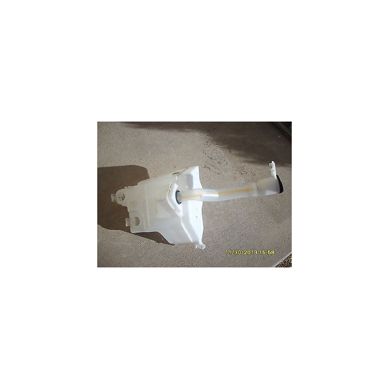 Toyota FJ Cruiser Windshield washer fluid tank 2008-2014