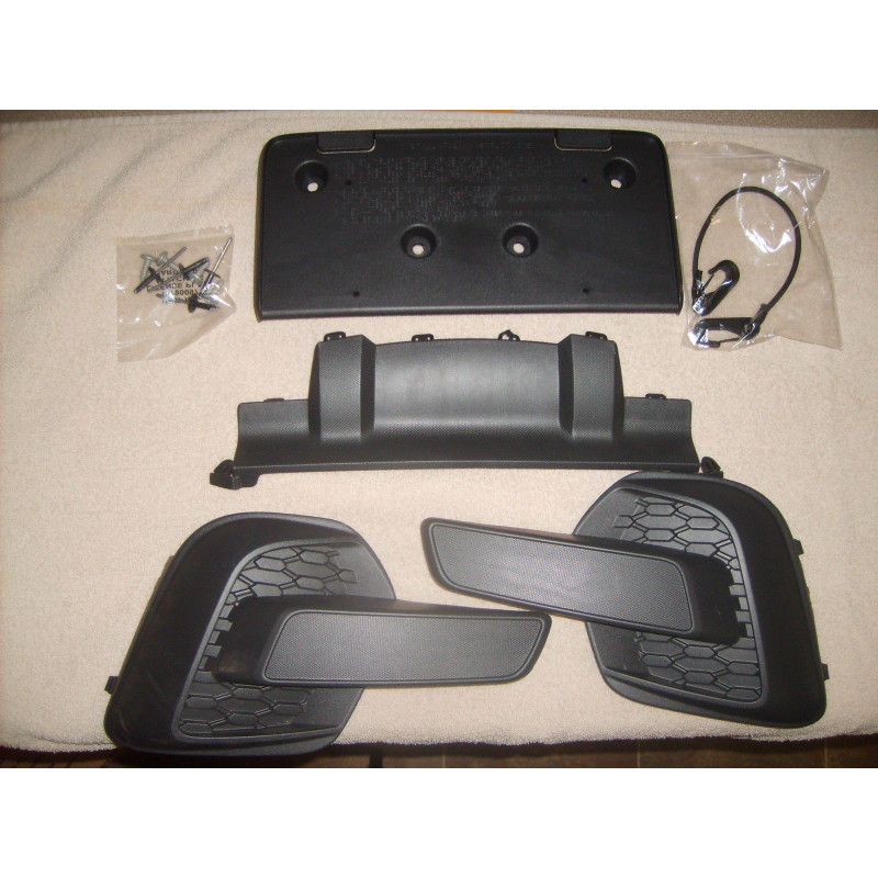 25798751 Chevrolet Equinox License Plate Bracket 2010-2013 25798750