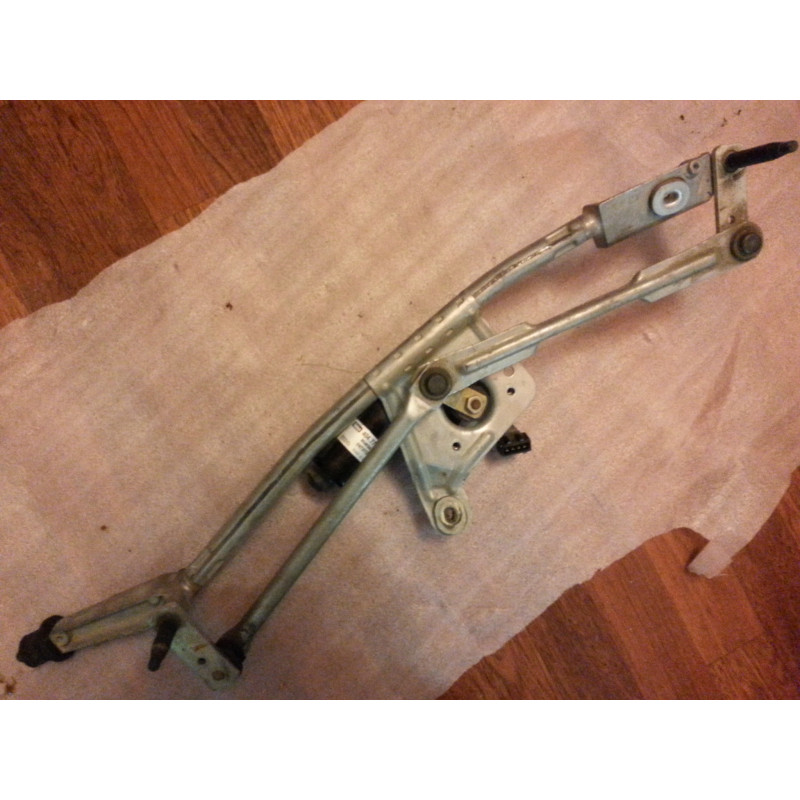 8648343 Volvo V70 Windshield Wiper Motor & Mechanism 8648347