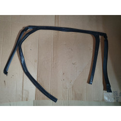 CADILLAC XT5 REAR LEFT DOOR Upper Seal Weather Strip 2017-2020 GM 9597217H 39071638