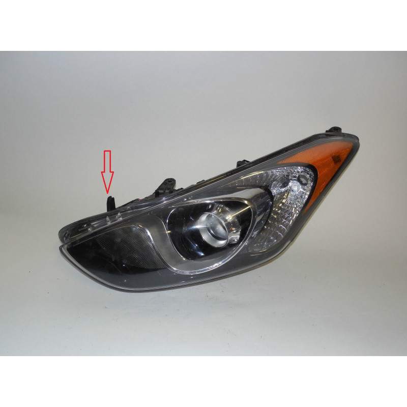 92101-A5050 Hyundai Elantra Left Headlight 2013-2014