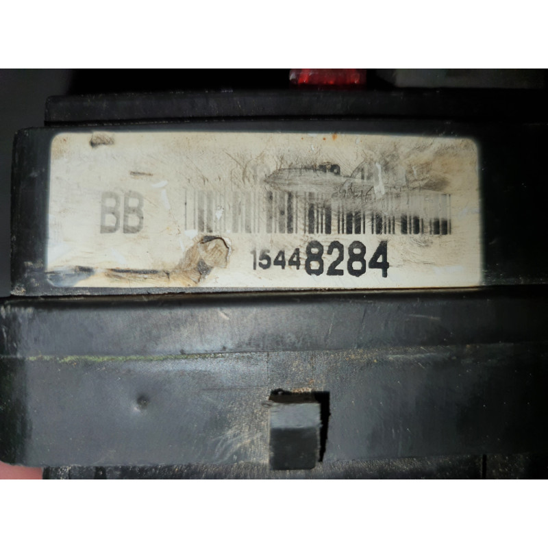 CADILLAC DEVILLE FUSE RELAY JUNCTION BLOCK BOX 2000-2005 GM 15448284