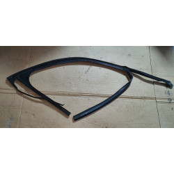 CADILLAC CT6 LEFT FRONT DOOR Window Run Weatherstrip B-PILLAR 2016-2020 GM 84150965  23354468 23389667 84055395