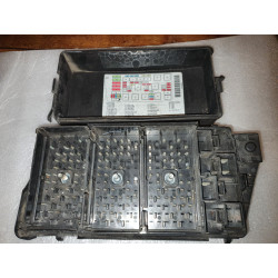 CADILLAC DEVILLE FUSE RELAY BLOCK BOX 2000-2005 GM 25687784