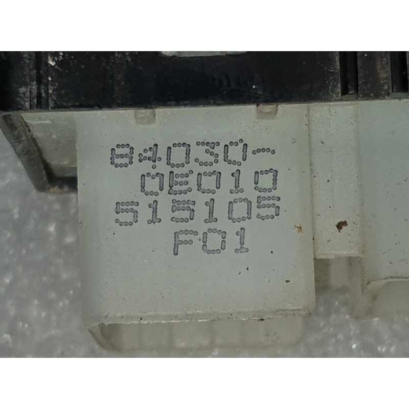 LEXUS RX RX300 RX330 FRONT RIGHT DOOR WINDOW SWITCH 2004-2008 84030-0E010