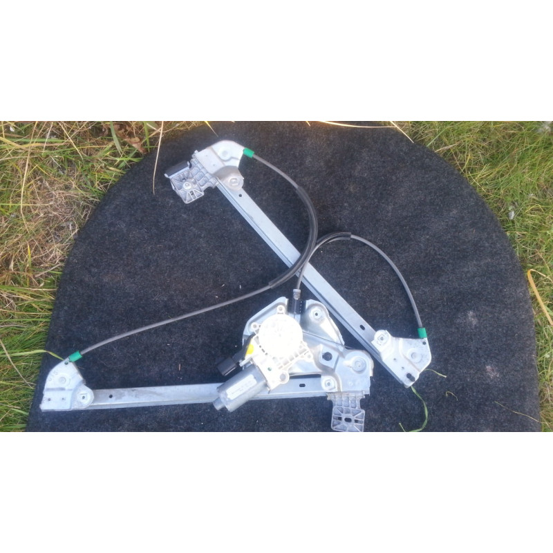 00452446 Cadillac CTS Left Front Door Window Motor Regulator 2003-2007