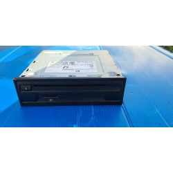 2GM035844A Volkswagen Atlas GPS Audio Radio Receiver SD CD Bluetooth