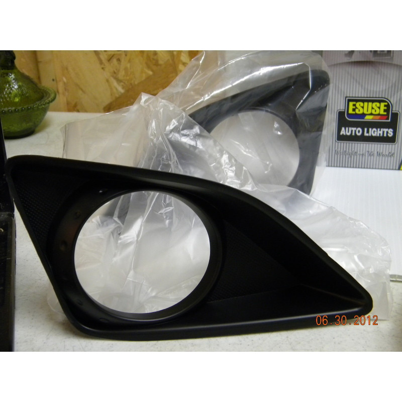 Toyota Corolla Fog Lamp with Bracket Mount 2003-2008