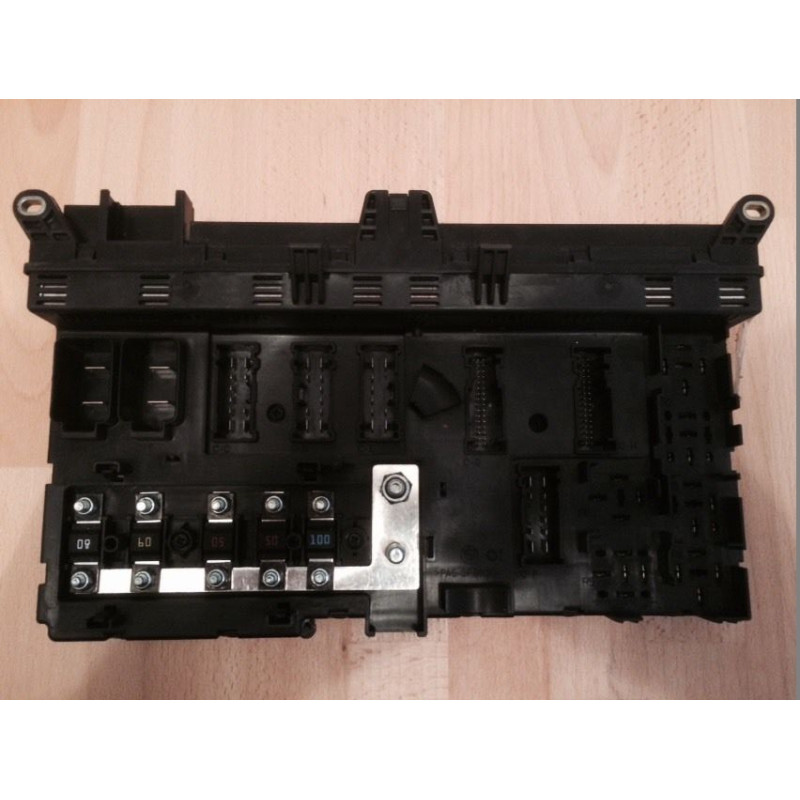 YQE500050 Land Rover Range Rover Fuse Box 2002-2009