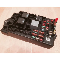 8W83-14B476-BE Jaguar XK Fuse Box 2006-2013