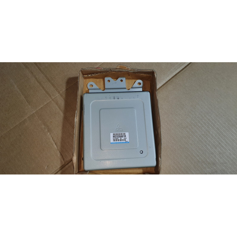 MD326881RR Mitsubishi Mirage Engine Control Module 1996