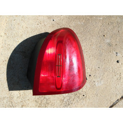 F8VB-13B504-A Lincoln Town Car Right Tail Lamp 1999-2003