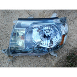 81150-04173 Toyota Tacoma Left Headlight 2005-2011