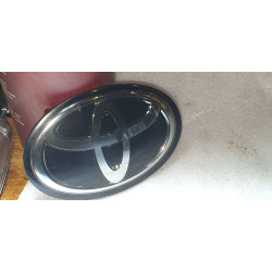 53141-33130 Toyota Avalon Grille Logo Emblem 2016-2021 53141-33140