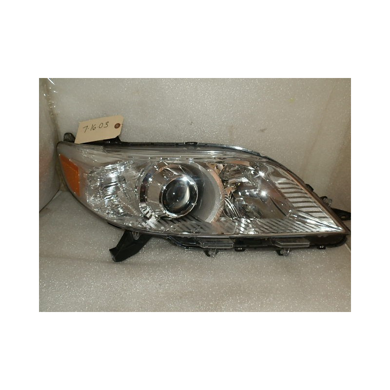 81110-08030 Toyota Sienna Right Headlight 2011-2015 81110-08031