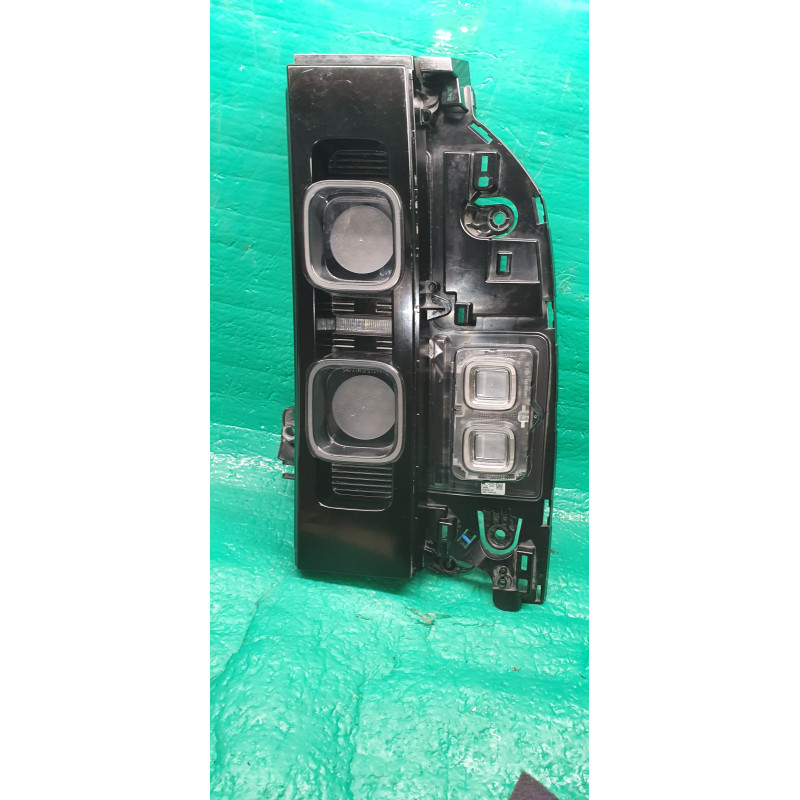 L8B2-13404-DD Land Rover Defender Right LED Tail Lamp 2020-2023