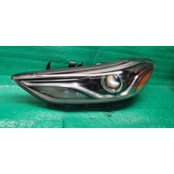 92101-F24 Hyundai Elantra Sport Left Xenon Headlight 2017-2018