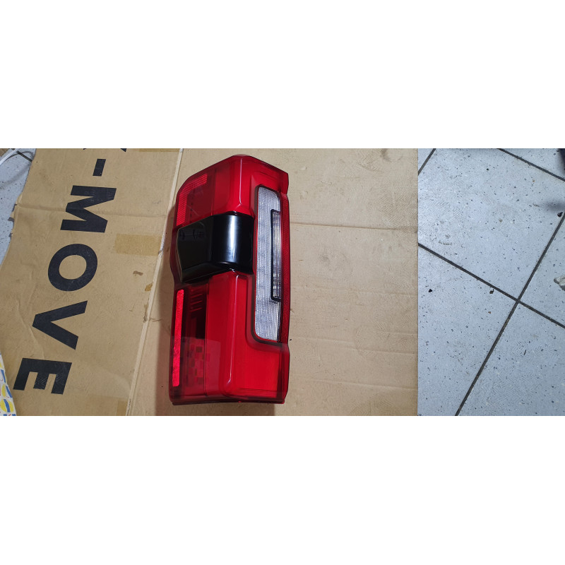 PC3B-13B505-C Ford F-250 Left LED Blind Spot Tail Lamp 2023-2025