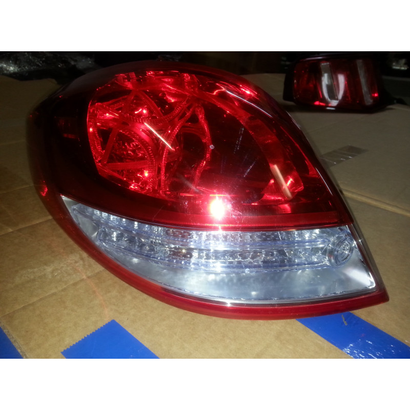 92401-2V010 Hyundai Veloster Left Tail Light 2012-2017