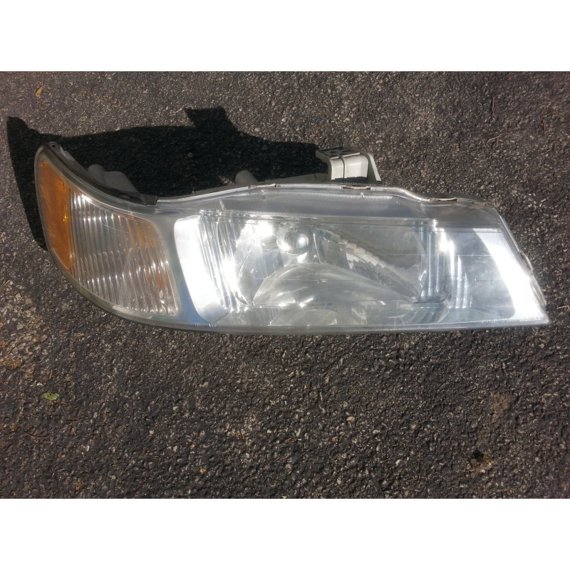 Honda Odyssey Right Headlight 1999-2004