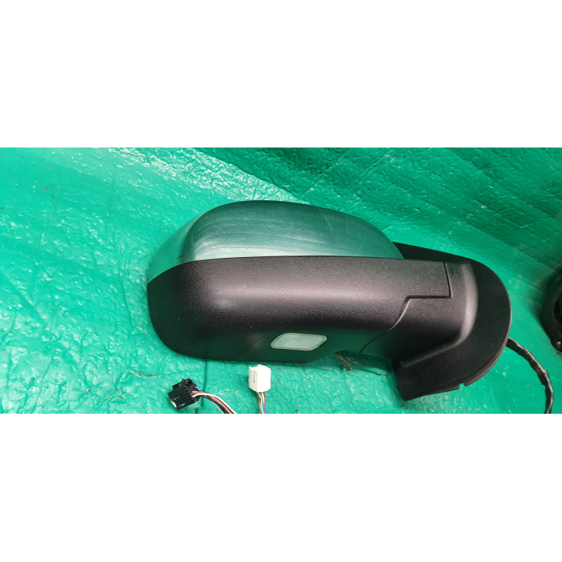 25782166 Chevrolet Silverado Right Chrome Turn Signal Power Fold Mirror