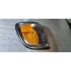 81610-35310 Toyota 4Runner Right Corner Turn Signal Lamp 1999-2002