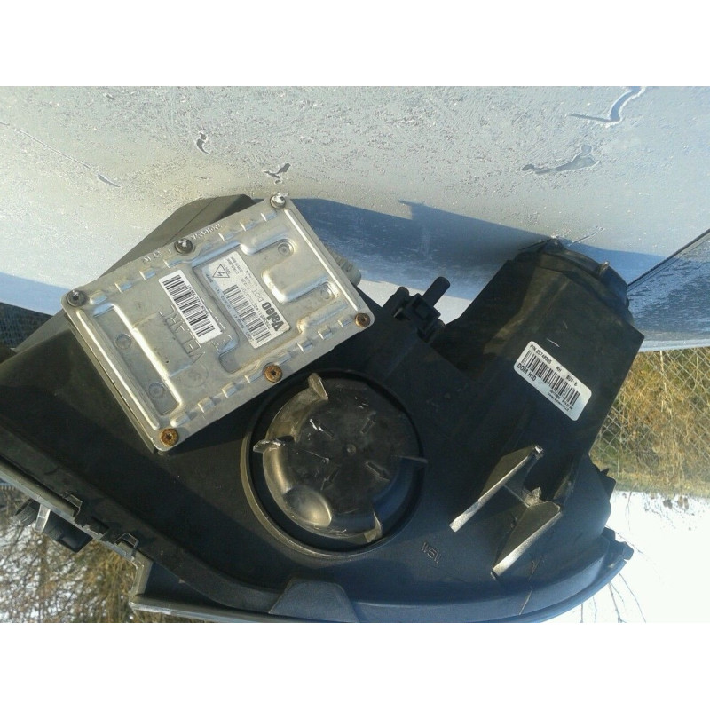 25748355 Cadillac CTS Xenon Headlight with Ballast (Right) 2003-2007